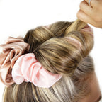 Värmefri lock-scrunchie i rosa och nude