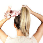 Värmefri lock-scrunchie i rosa och nude